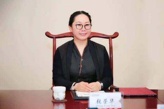 全国人大代表张荣华提出，治理不善的网络游戏 照顾青少年的健康